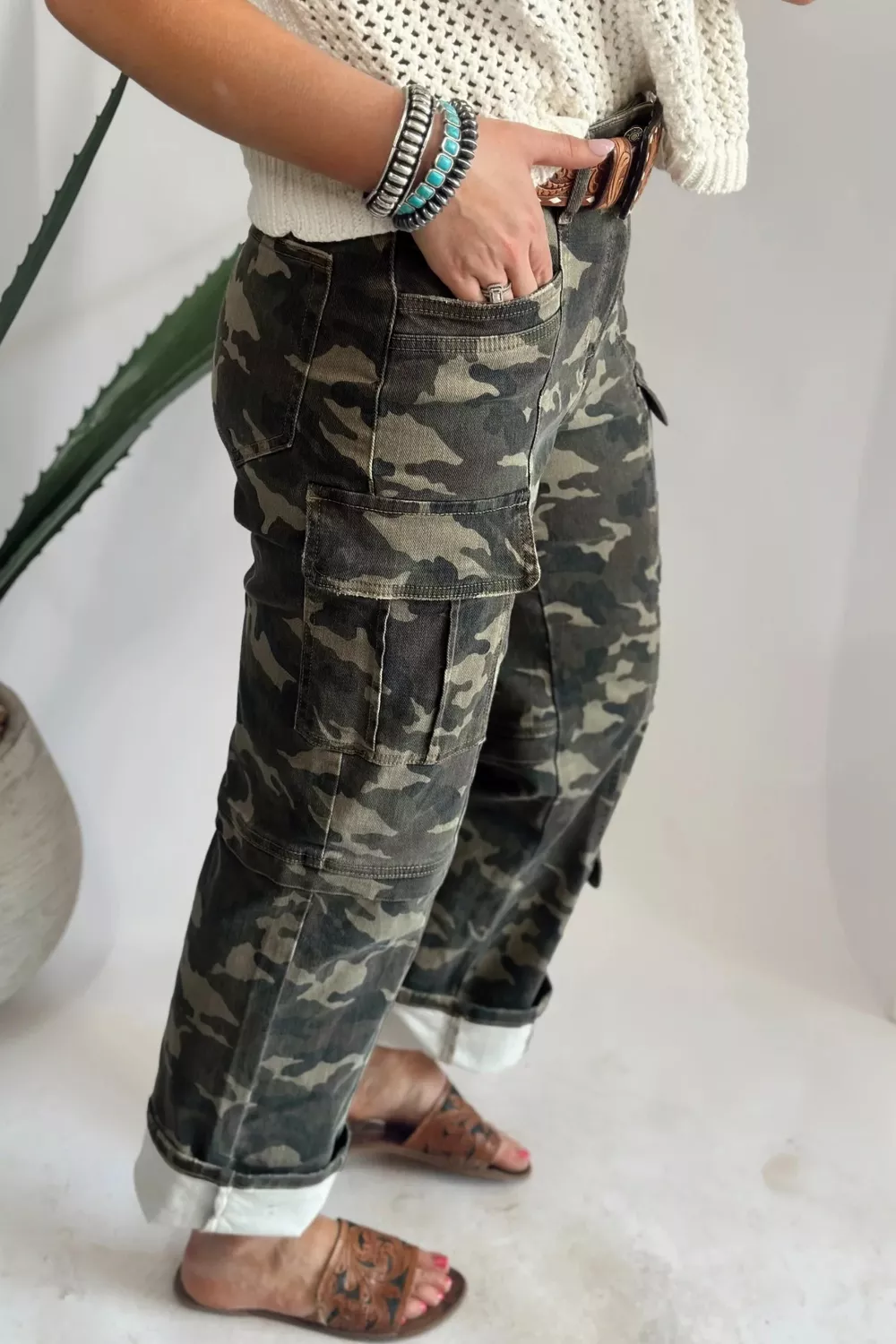 Camouflage Print Multi Pocketed Womens Denim Pants, image 2