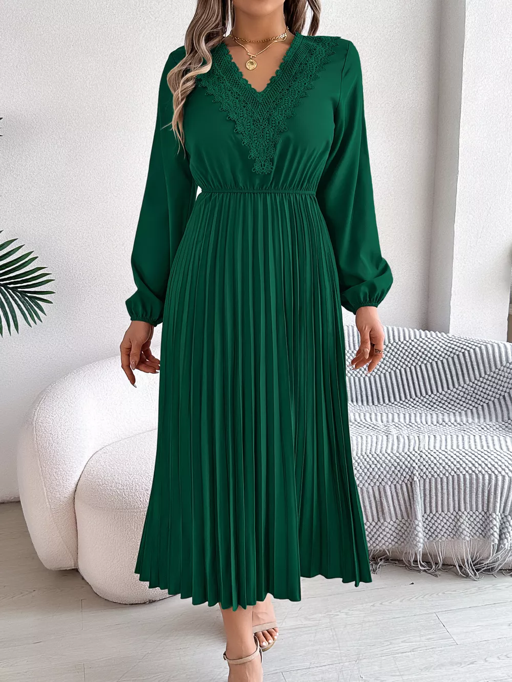 Lace Detail V-Neck Pleated Dress, image 5