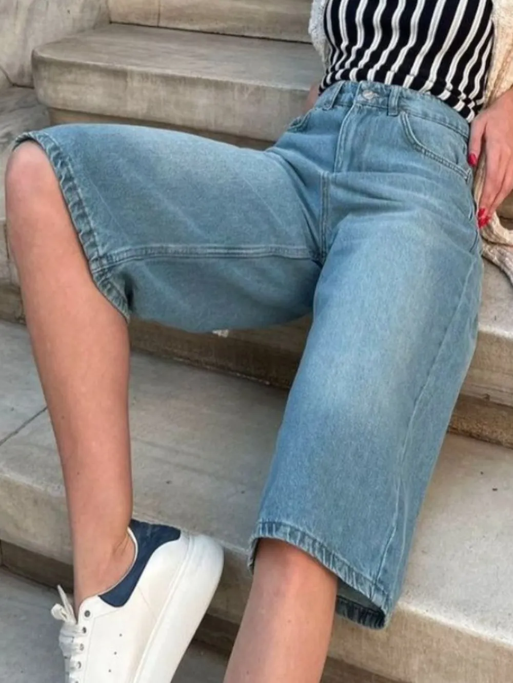 High Waist Denim Shorts with Pockets, image 3