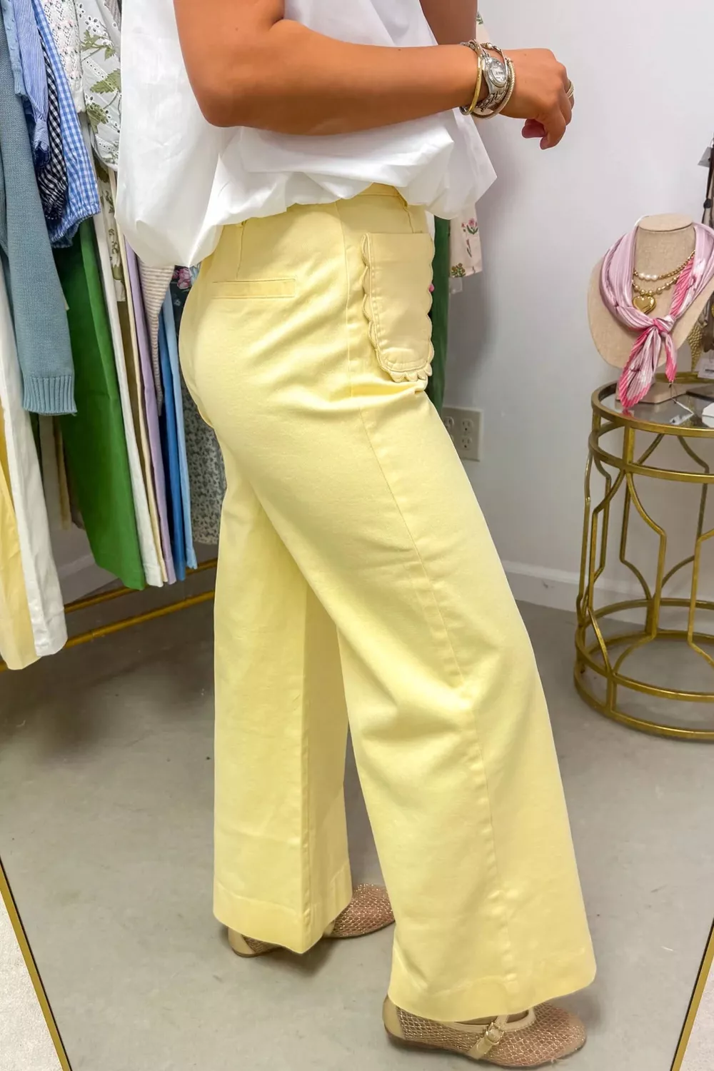 Solid Color Scalloped Patch Pocket Shift Jeans, image 2