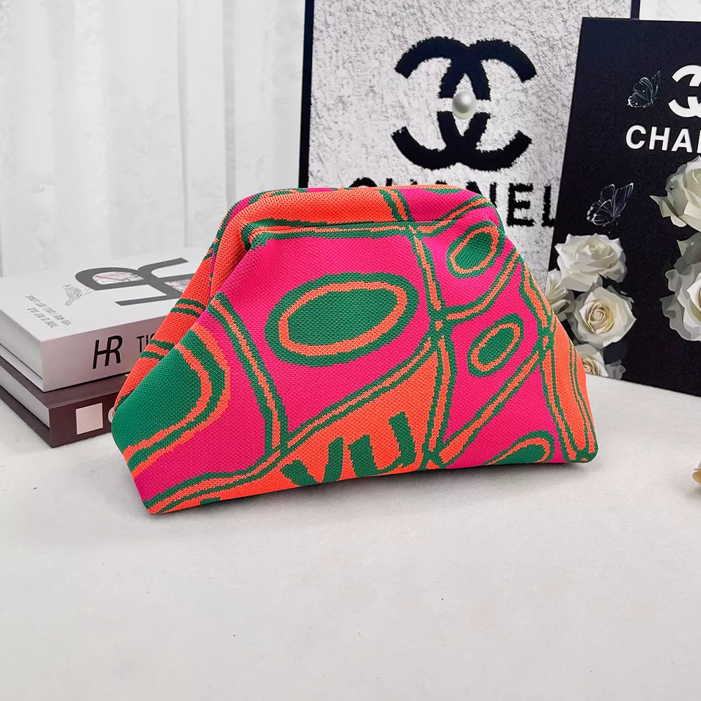 Abstract Pattern Clutch, image 2