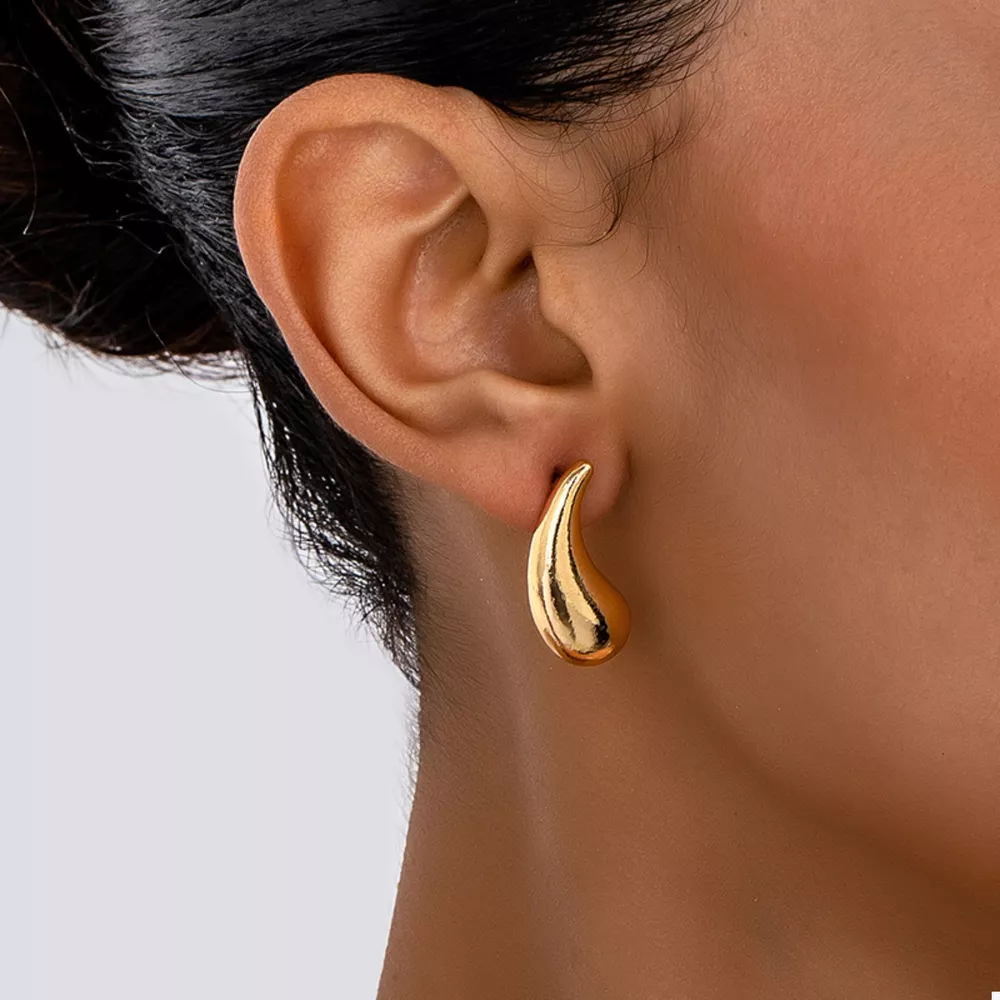 Curved Teardrop Stud Earrings