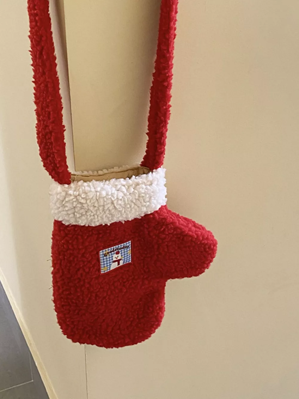 Christmas Mitten-Shaped Plush Crossbody Bag