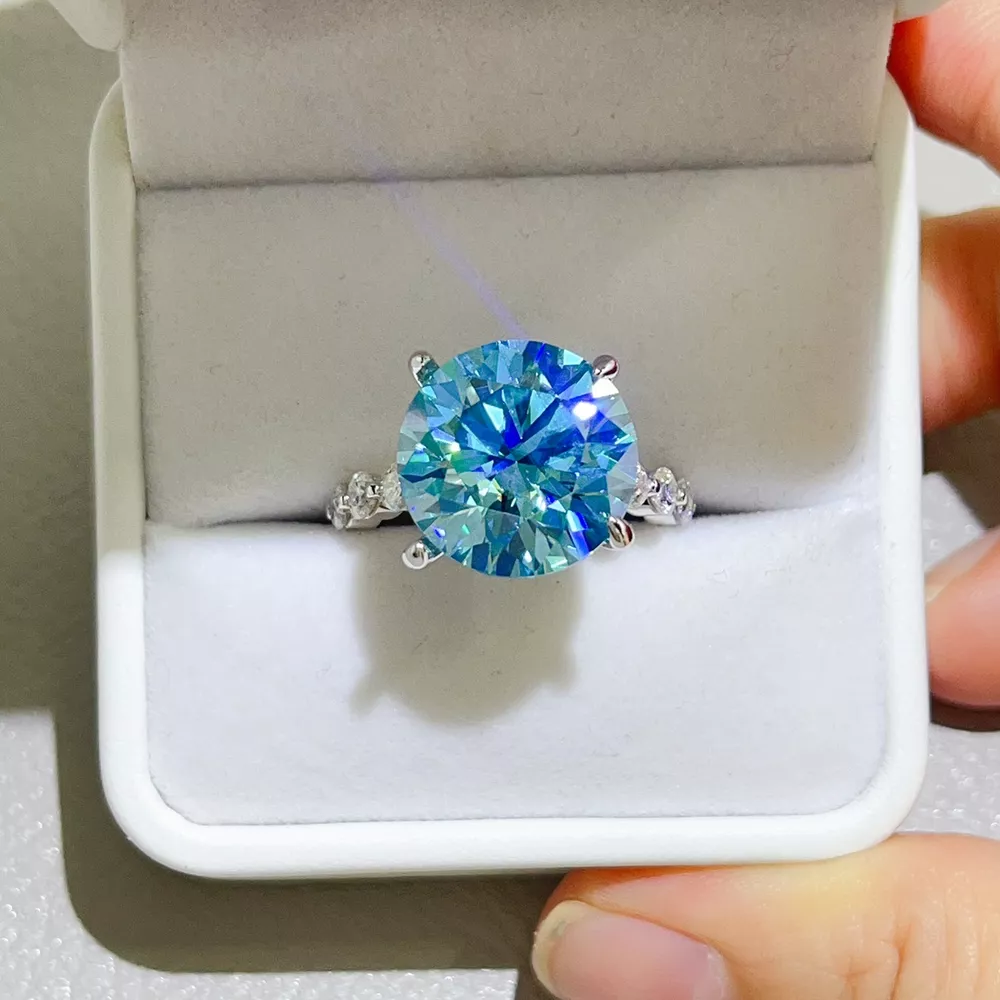 10 Carat 925 Sterling Silver Moissanite Ring, image 2