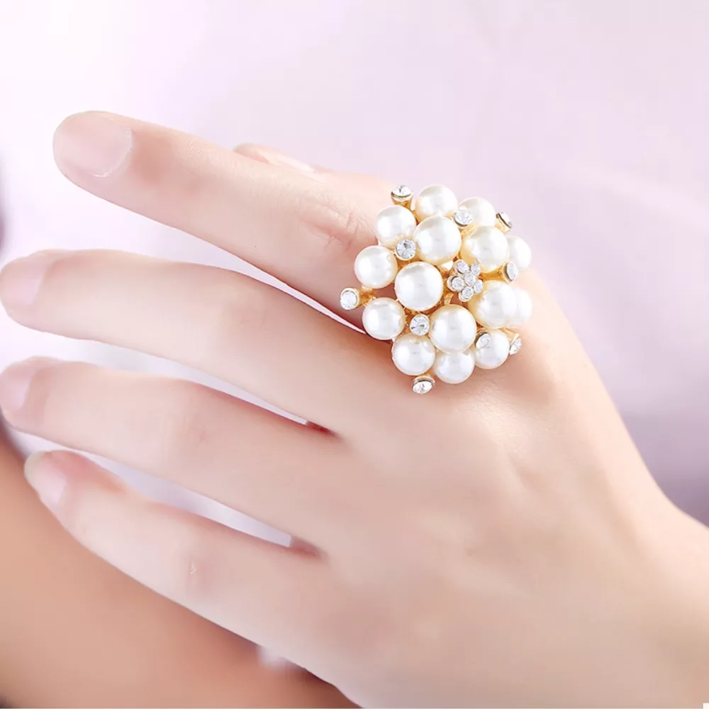 Pearl Cluster Ring, image 2