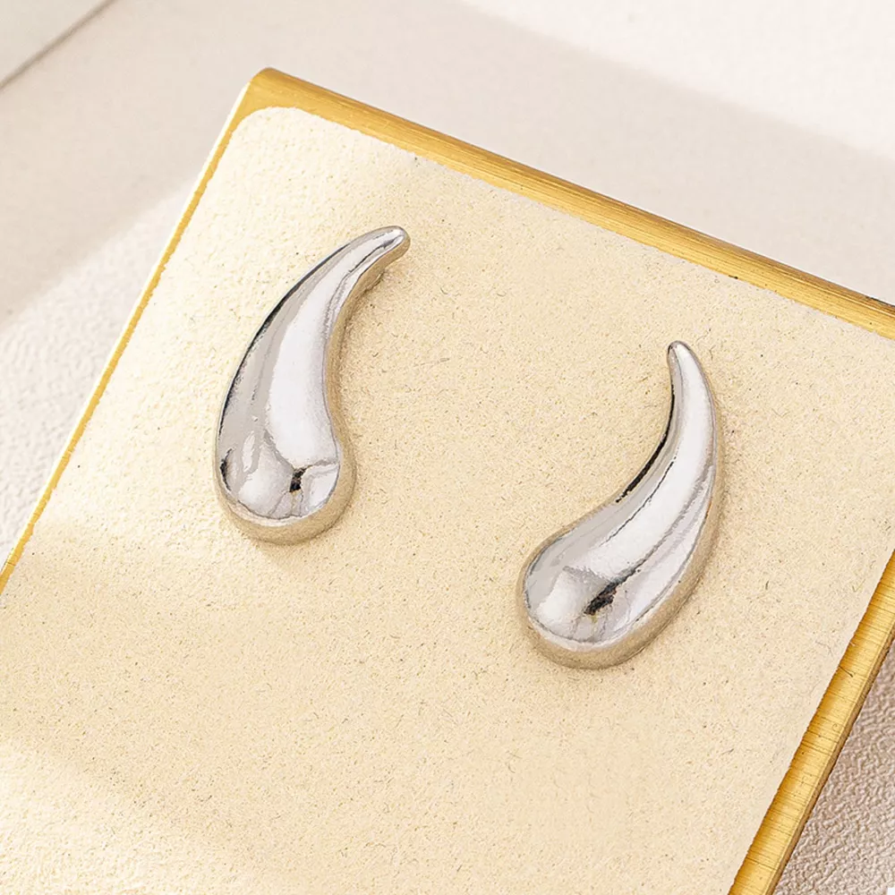 Curved Teardrop Stud Earrings, image 4