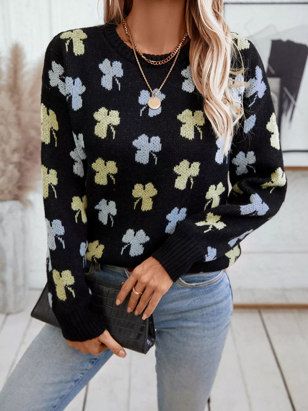 Clover Round Neck Long Sleeve Sweater, image 4