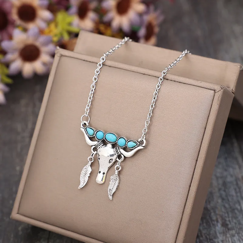 Artificial Turquoise Cow Shape Necklace, image 3