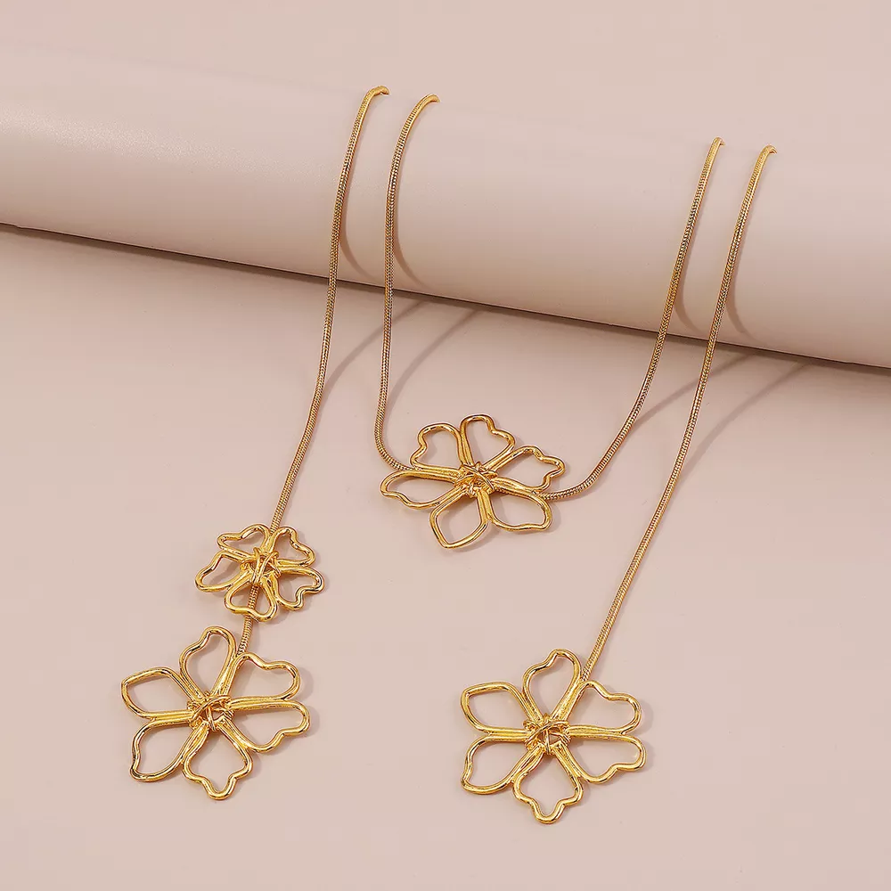 18K Gold-Plated Alloy Flower Necklace, image 4