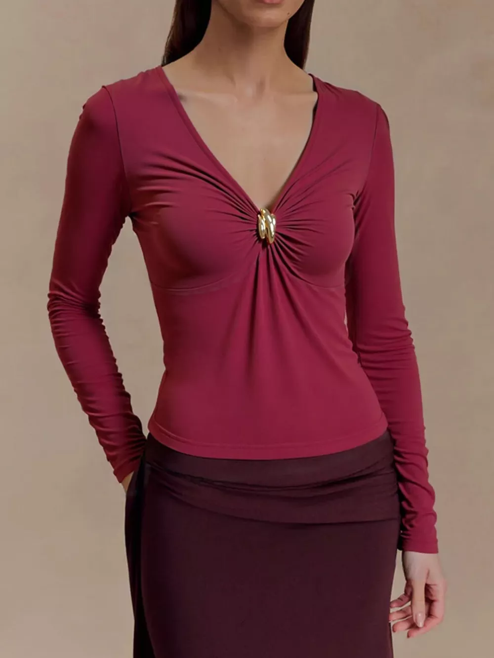Elegant V-Neck Long Sleeve T-Shirt with Gold Ring Detail