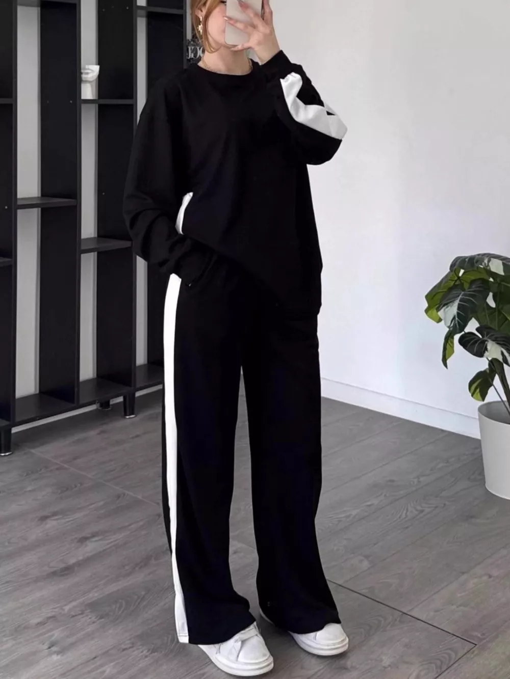 Full Size Contrast Round Neck Top and Pants Set Plus Size, image 2