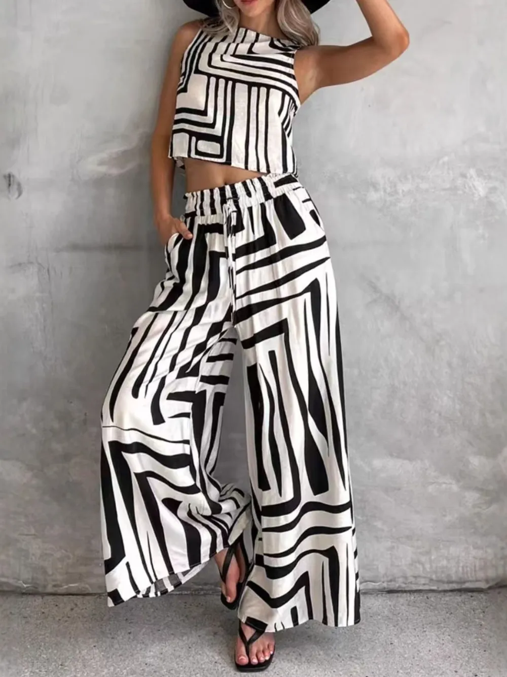 Geometric Print Sleeveless Top and Wide Leg Pants Set, image 4