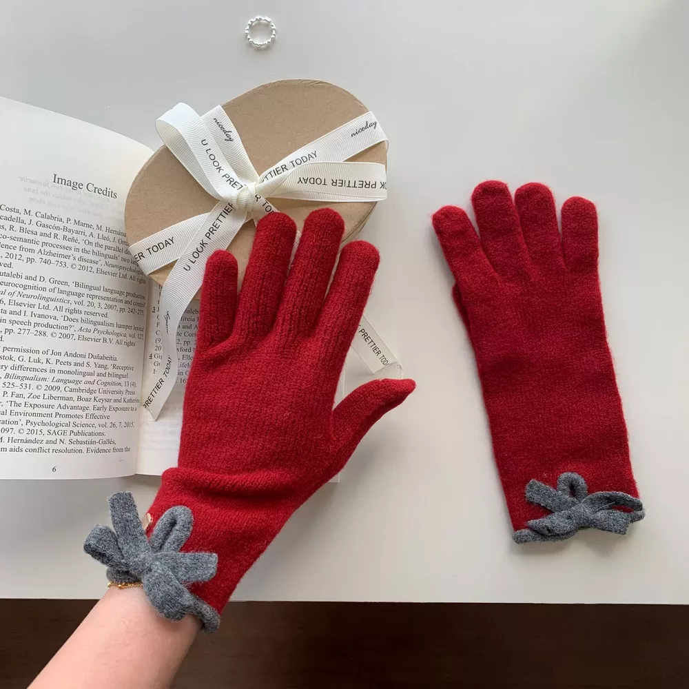 Bow-Decorated Knit Gloves, image 2