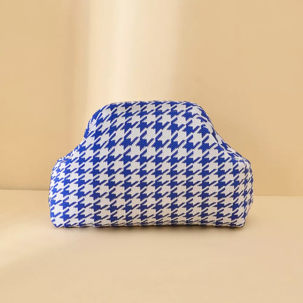 Portable Contrast Knit Clutch, image 8