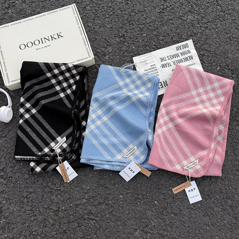 Classic Plaid Scarf, image 4