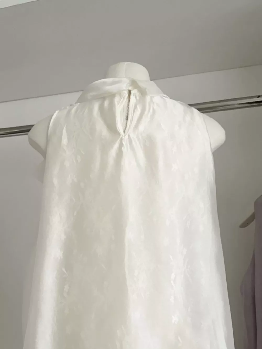 Bow Chiffon Sleeveless Top, image 3