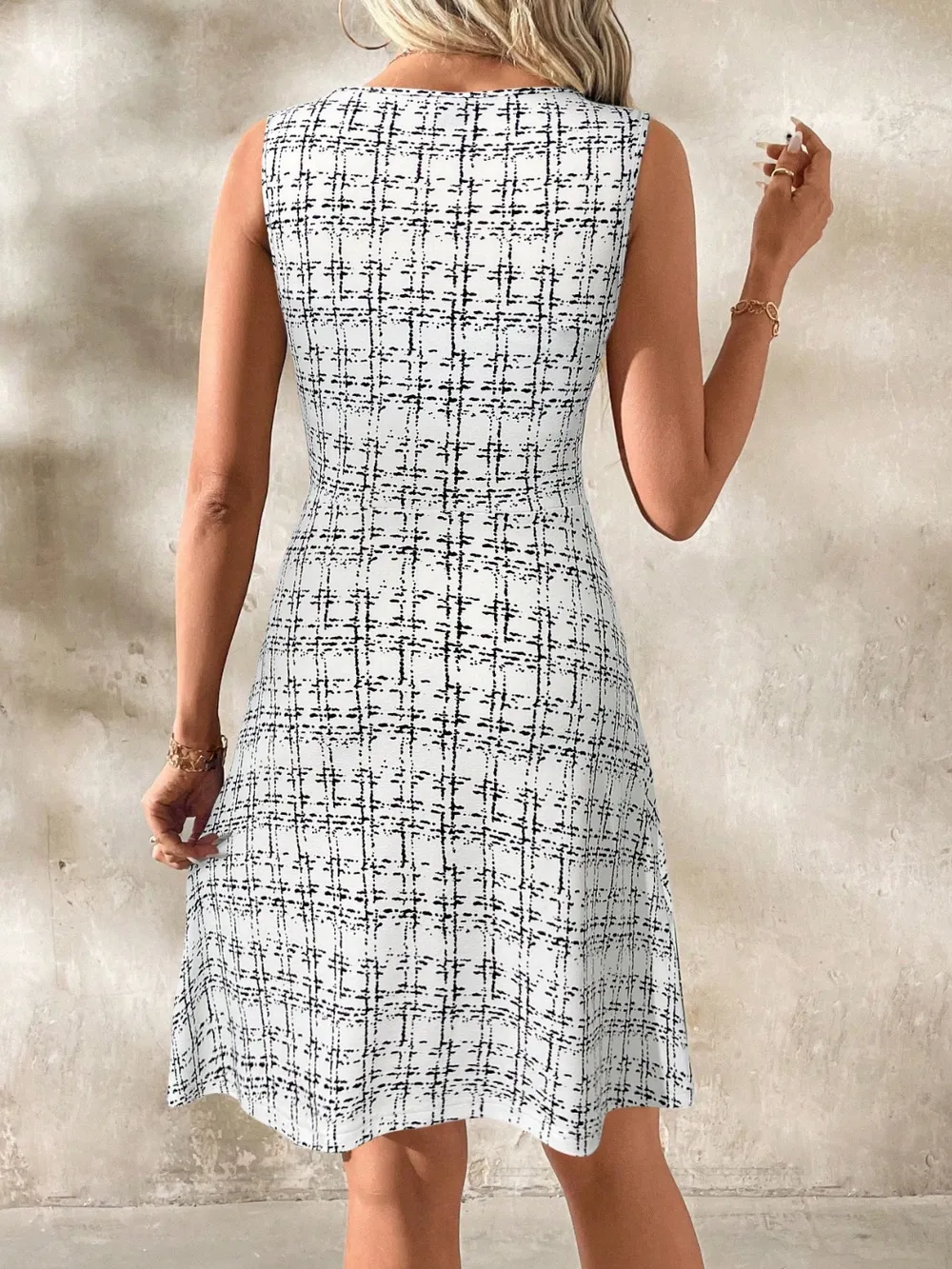 Round Neck Sleeveless Dress, image 5