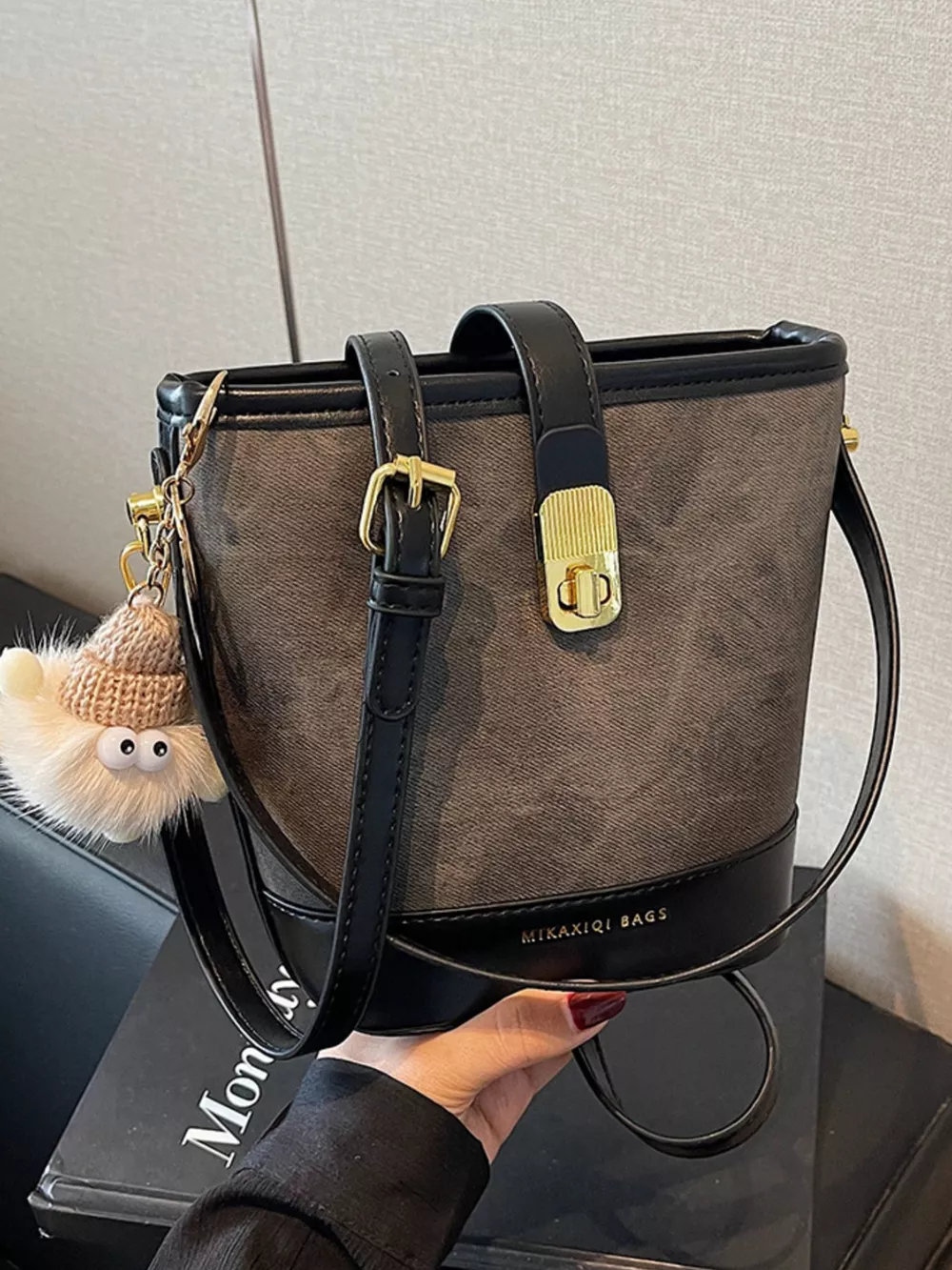 Bucket Crossbody Bag, image 3