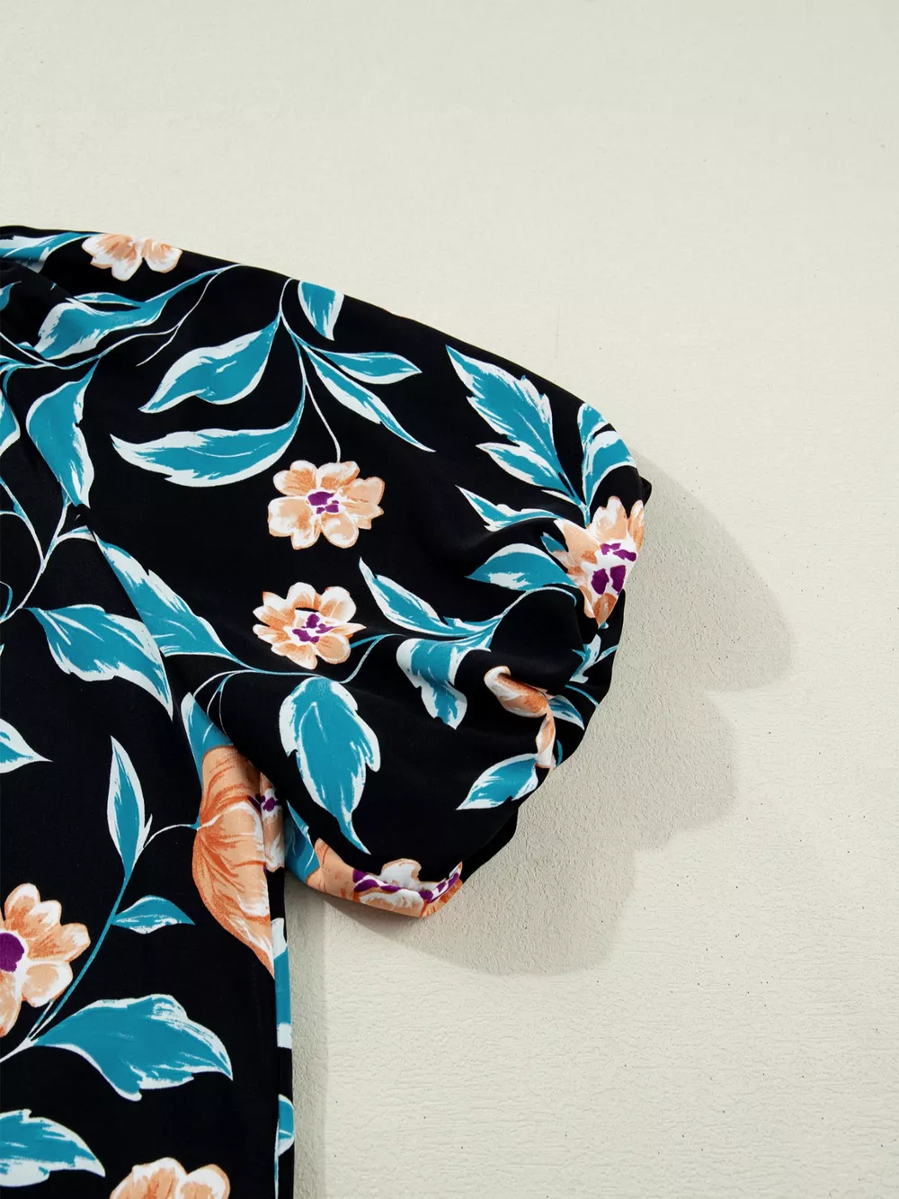 Floral Short Bubble Sleeve Buttoned Notched Neck Blouse, image 8