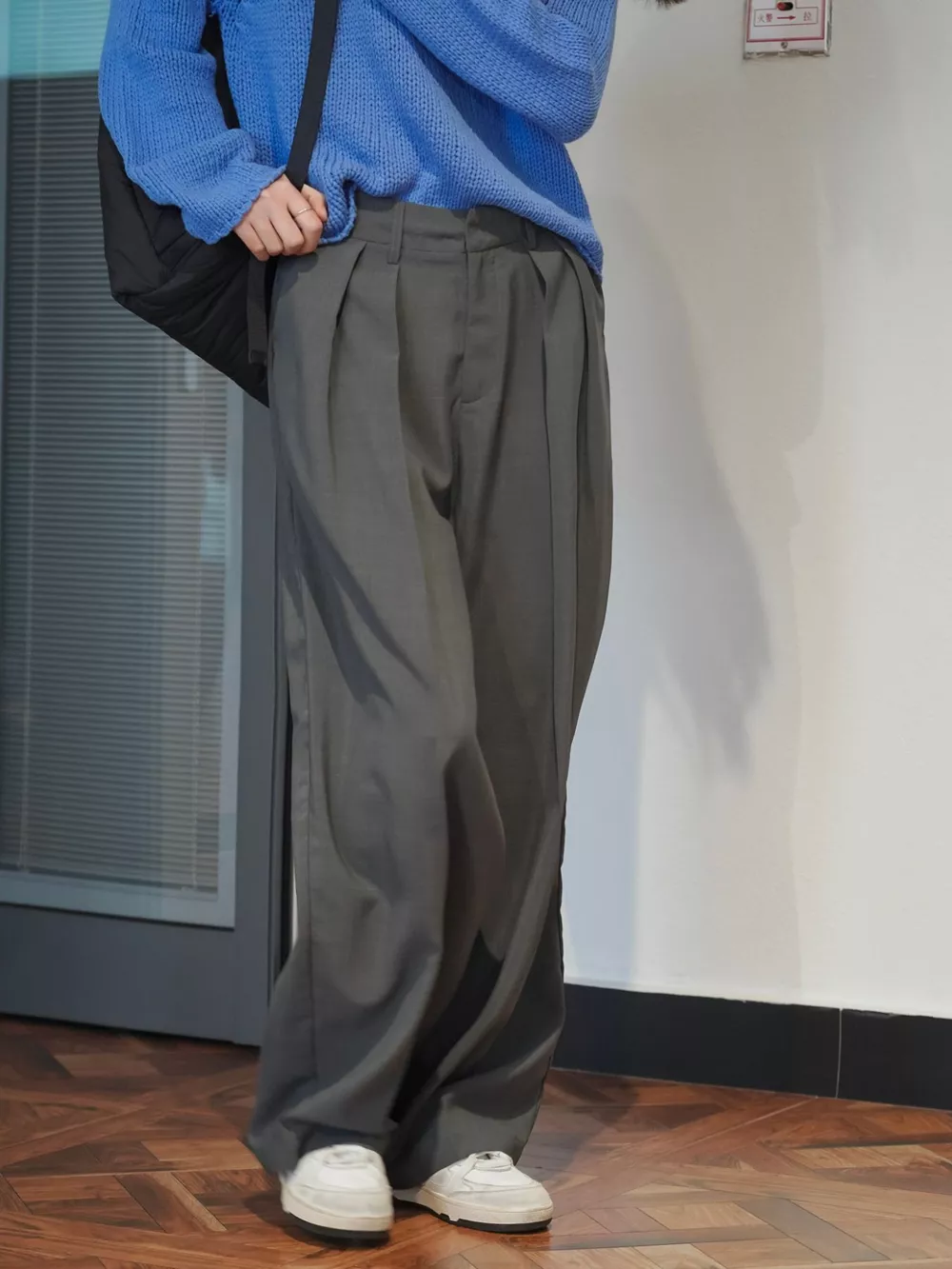 High-Waisted Pleated Wide-Leg Pants, image 9