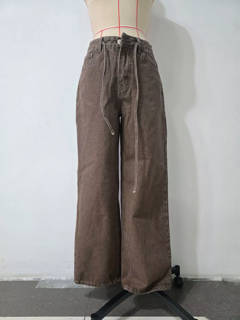 High-Waisted Wide-Leg Jeans with Tie-Waist Detail, image 4