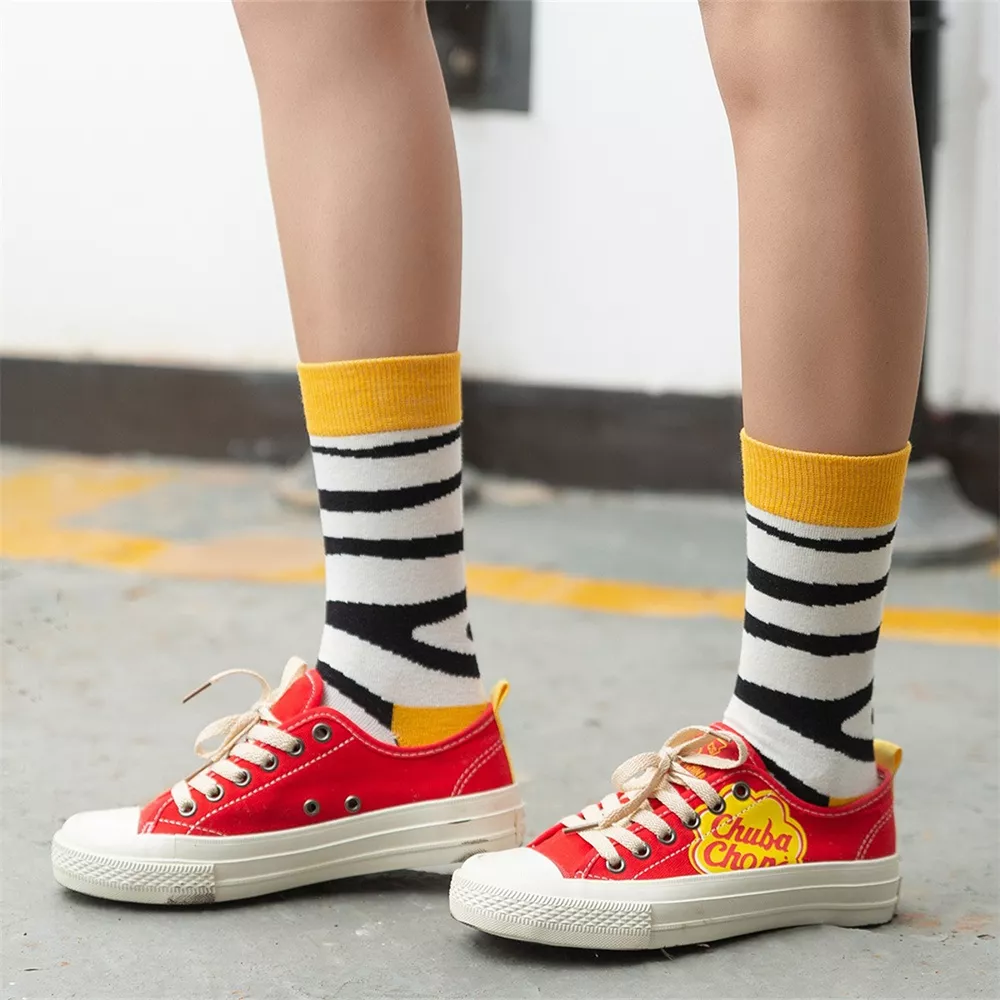 Contrast Mid-Calf Socks