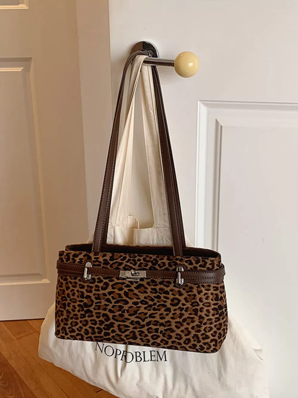 Leopard Decorative Lock Shoulder Bag, image 7