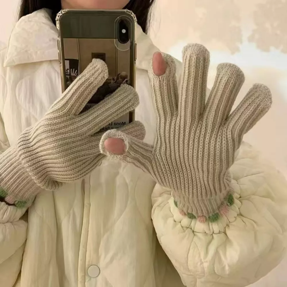 Lightweight Knitted Gloves, image 7