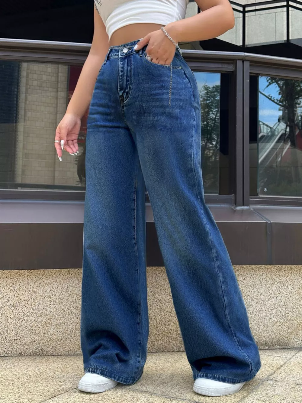 High-Waisted Wide Leg Jeans, image 2