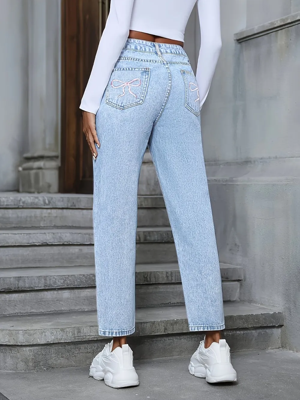 Distressed High Rise Jeans with Pockets, image 2