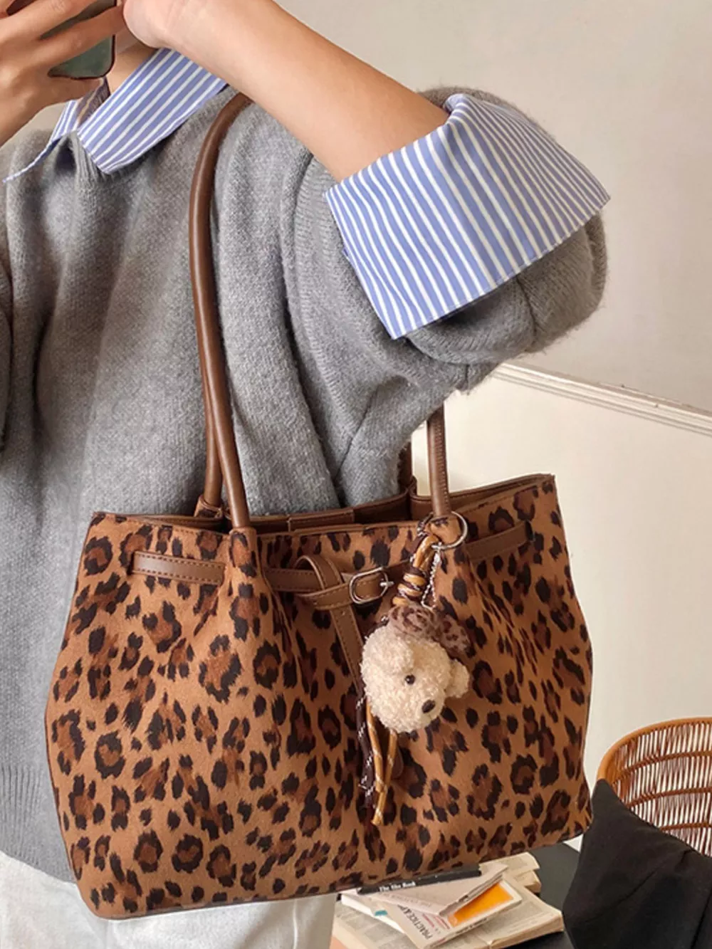 Leopard Print Shoulder Bag, image 4