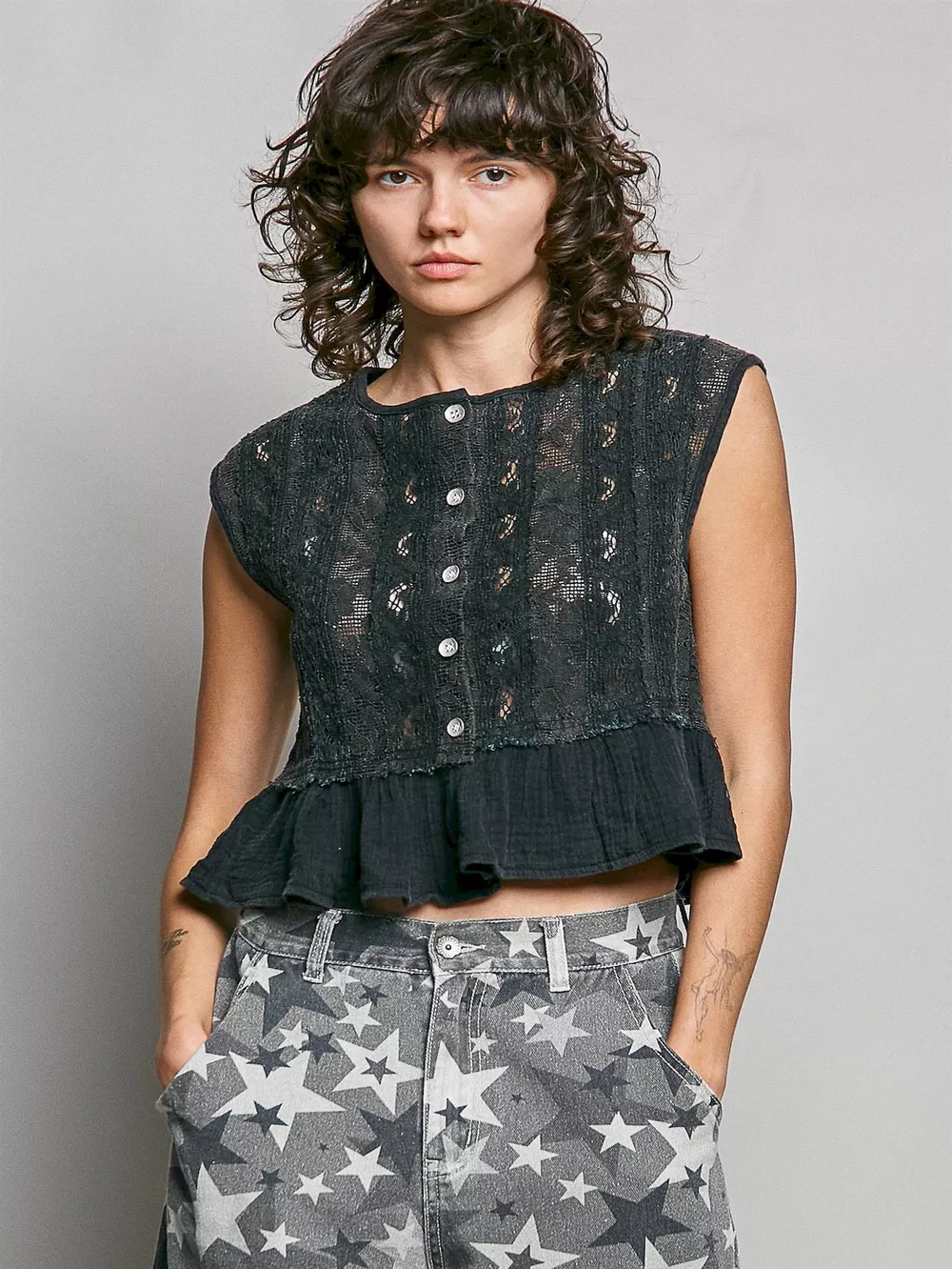 Round Neck Lace Sleeveless Top with Double Gauze Ruffle