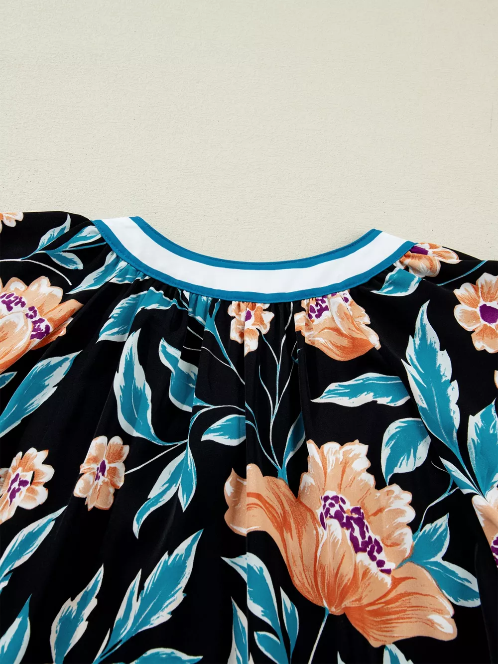 Floral Short Bubble Sleeve Buttoned Notched Neck Blouse, image 9