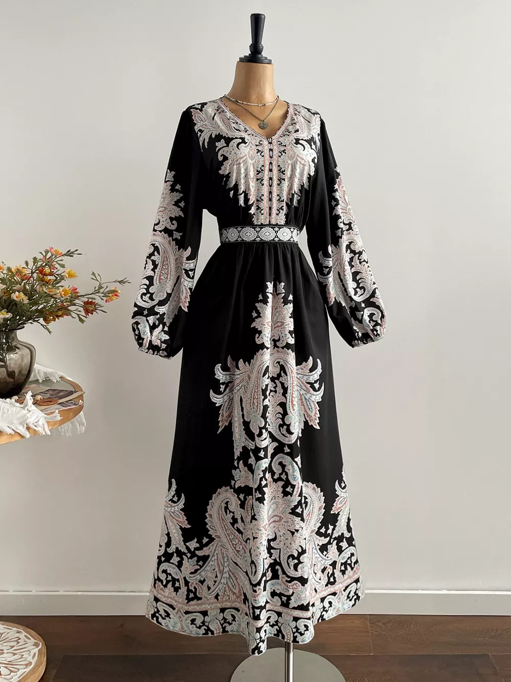 Plus Size Printed V-Neck Balloon Sleeve Dress, image 4