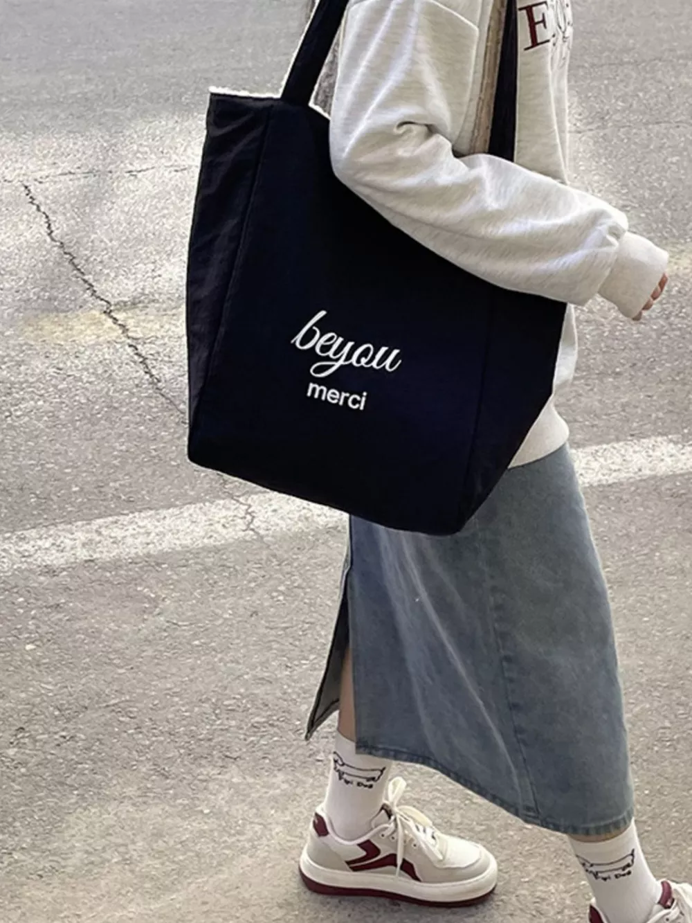 Lightweight Tote Bag, image 2
