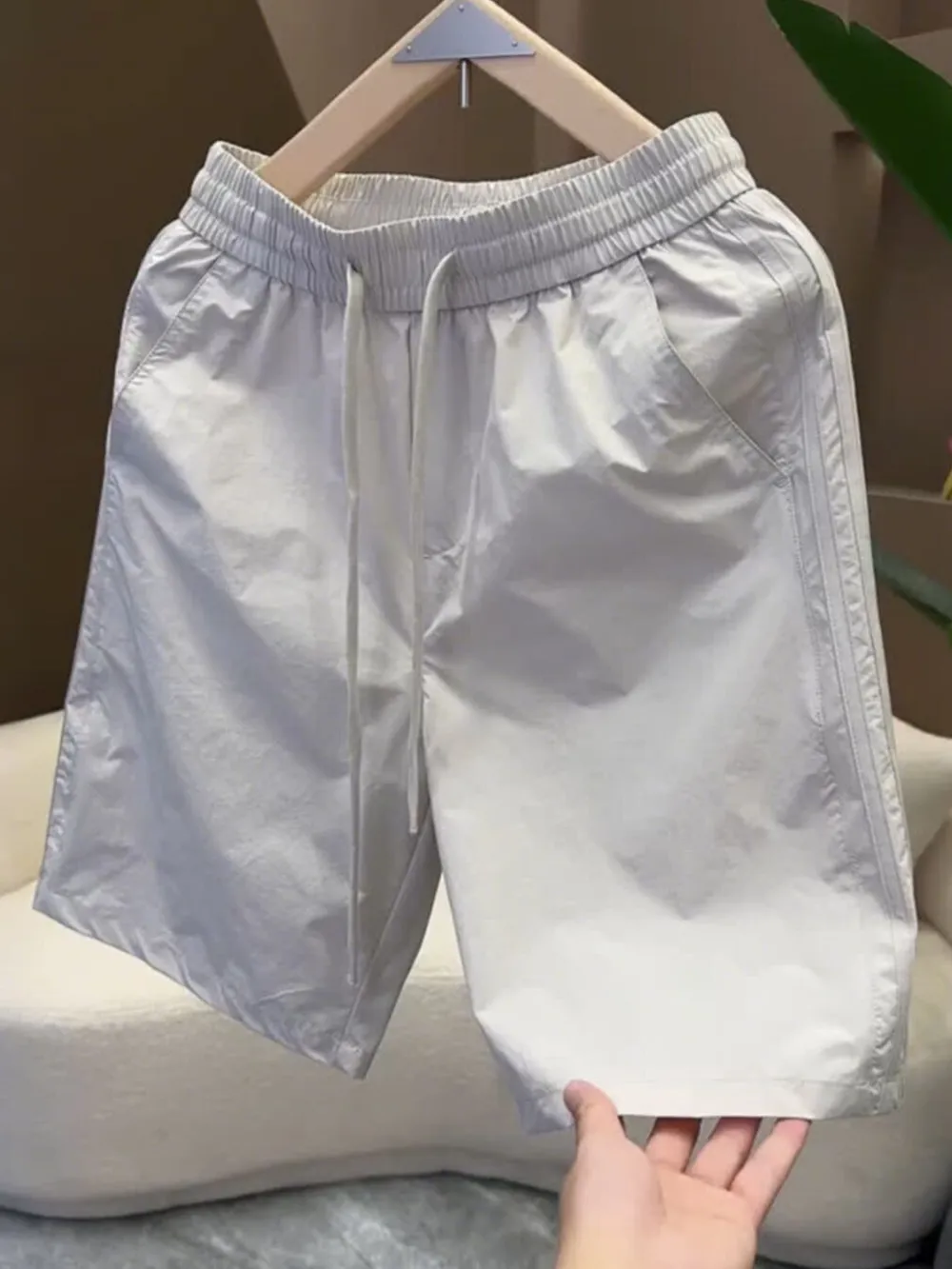 Men's Pocketed Drawstring Shorts, image 4