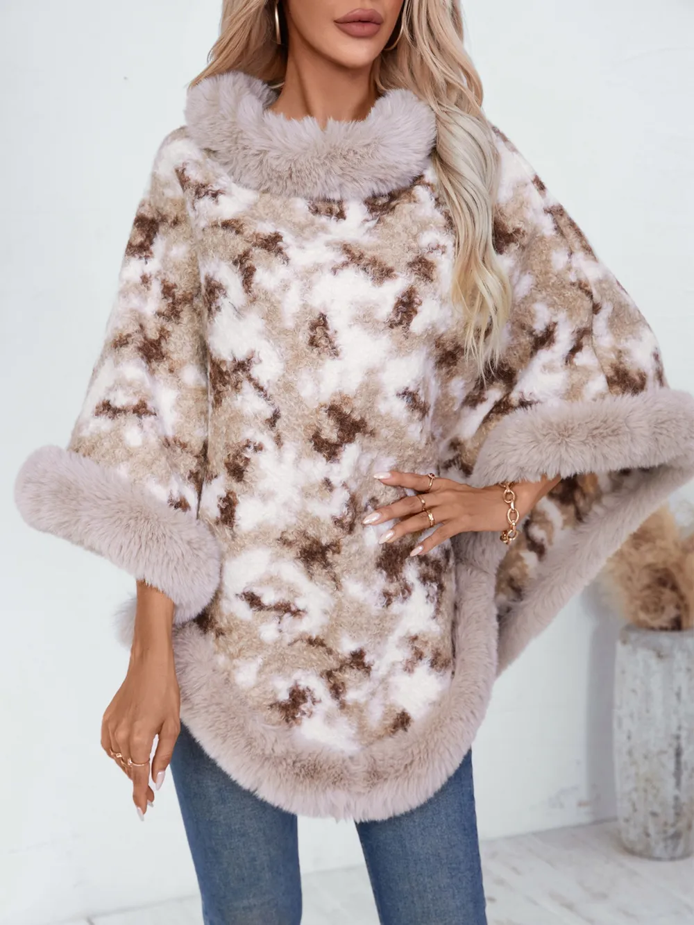 Furry Contrast Three-Quarter Poncho, image 5