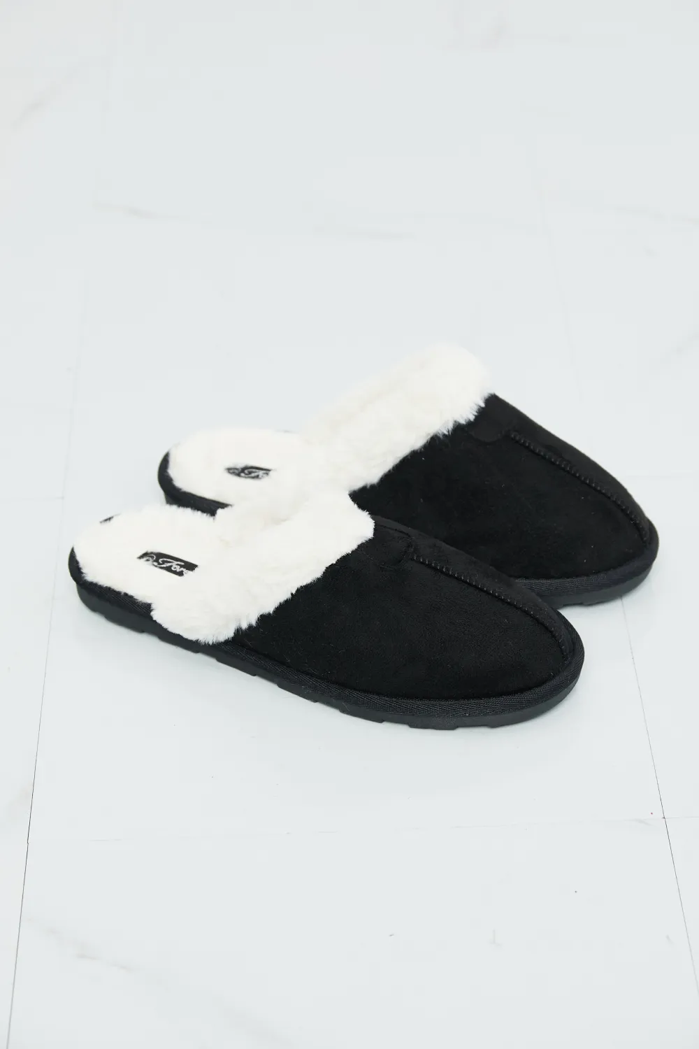 Two-Tone Seam Detail Slippers in Black, image 2