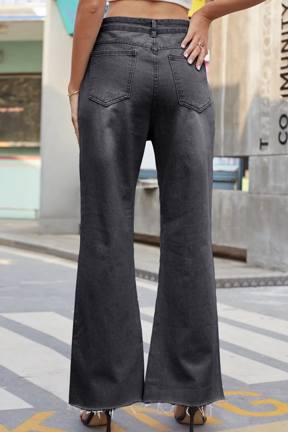 Distressed Buttoned Loose Fit Jeans, image 2