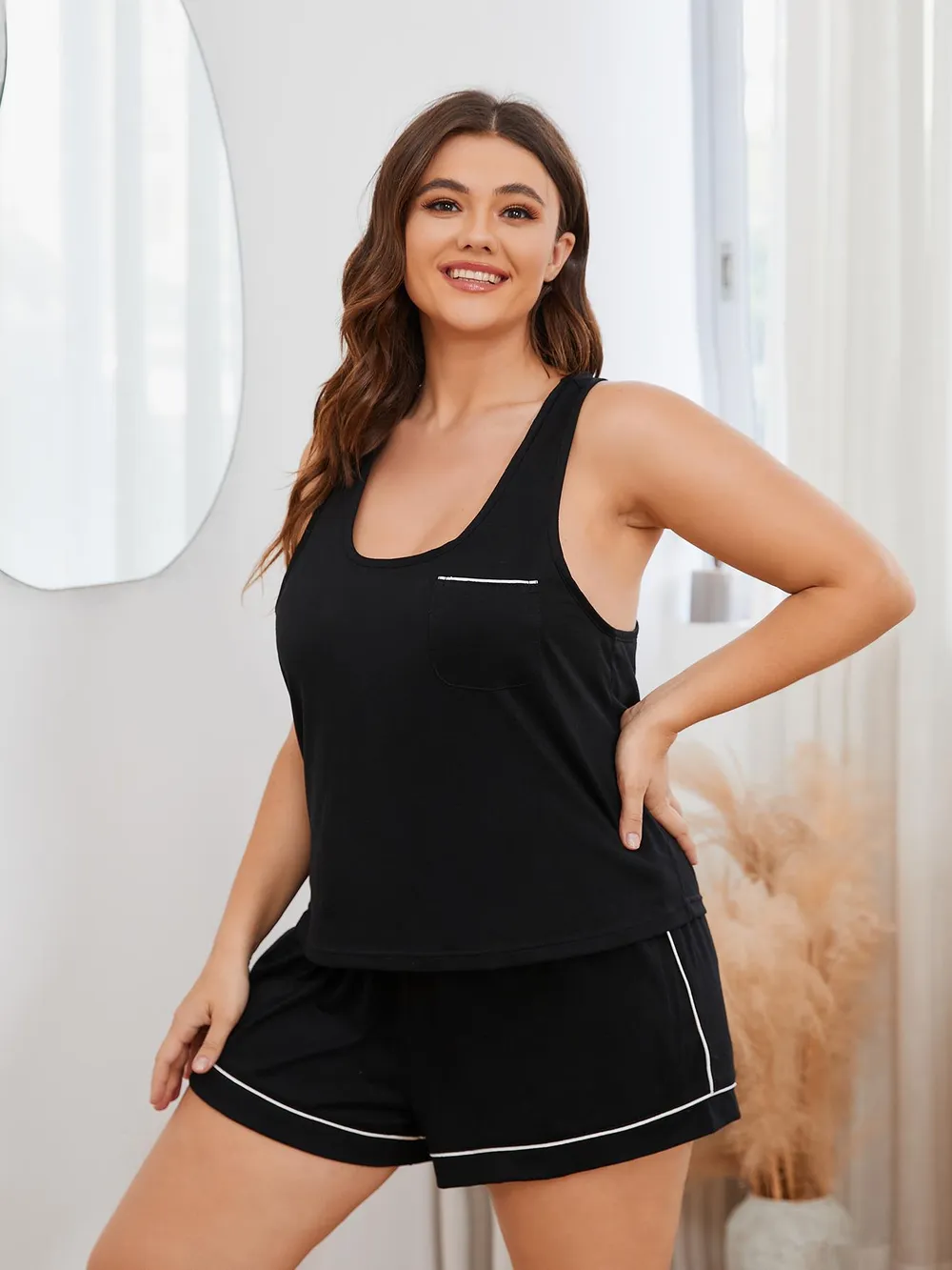 Plus Size Contrast Piping Racerback Tank and Shorts Lounge Set, image 2