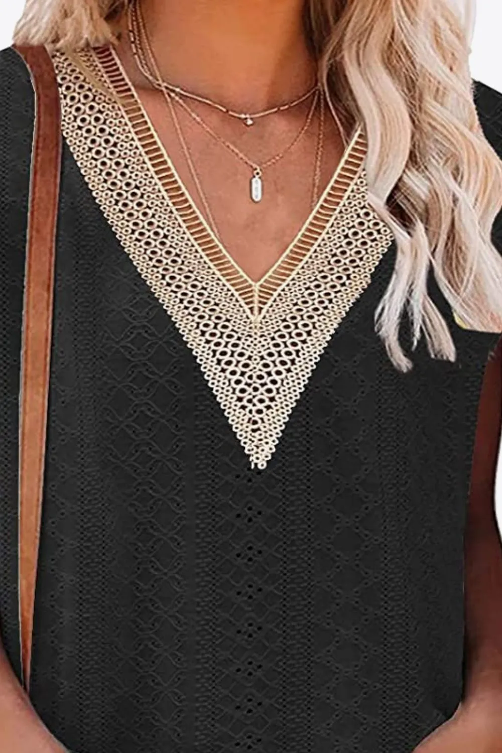 Eyelet Contrast V-Neck Tee, image 19