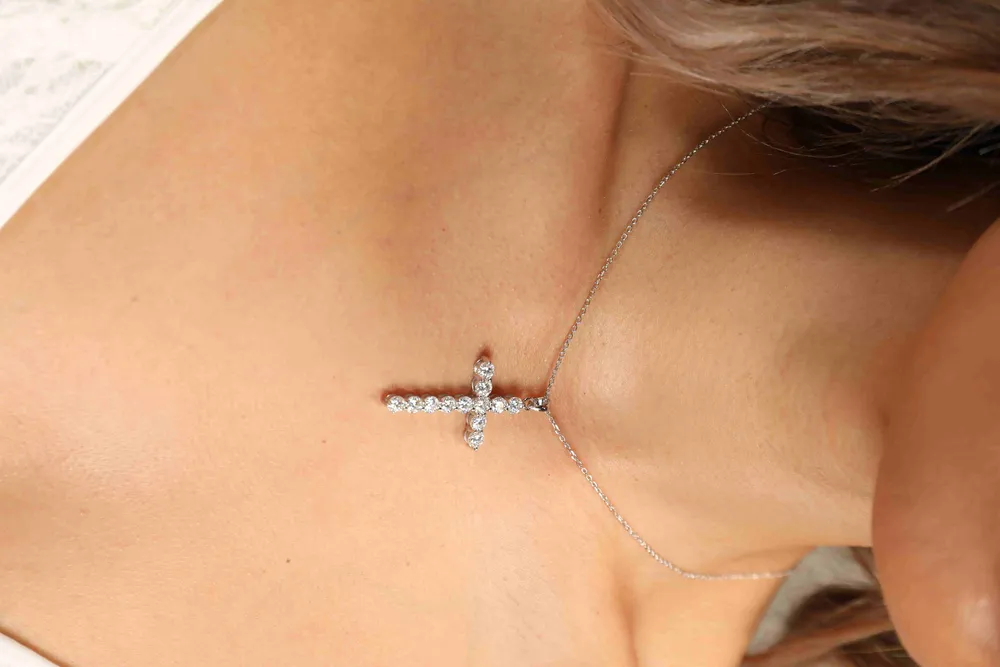 925 Sterling Silver Cross Moissanite Necklace, image 2