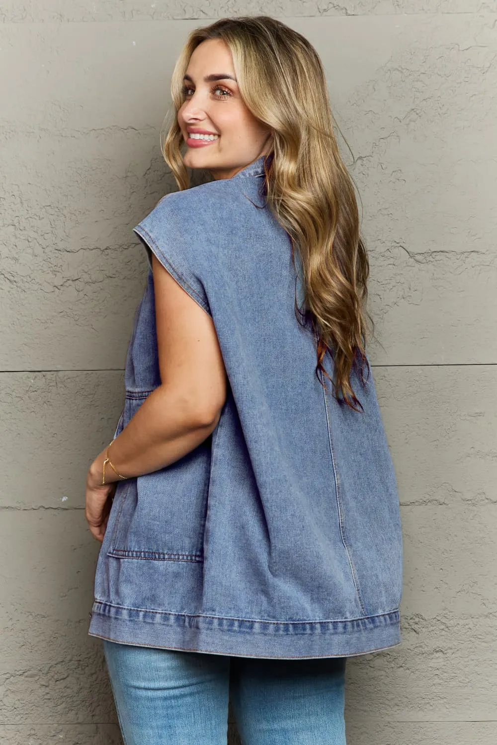 Collared Neck Sleeveless Denim Top with Pockets, image 2