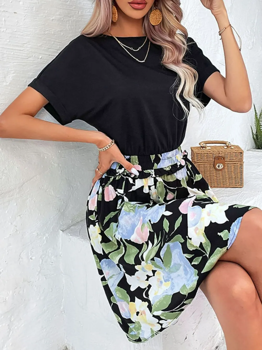 Two-Tone Round Neck Cuffed Sleeve Dress, image 2