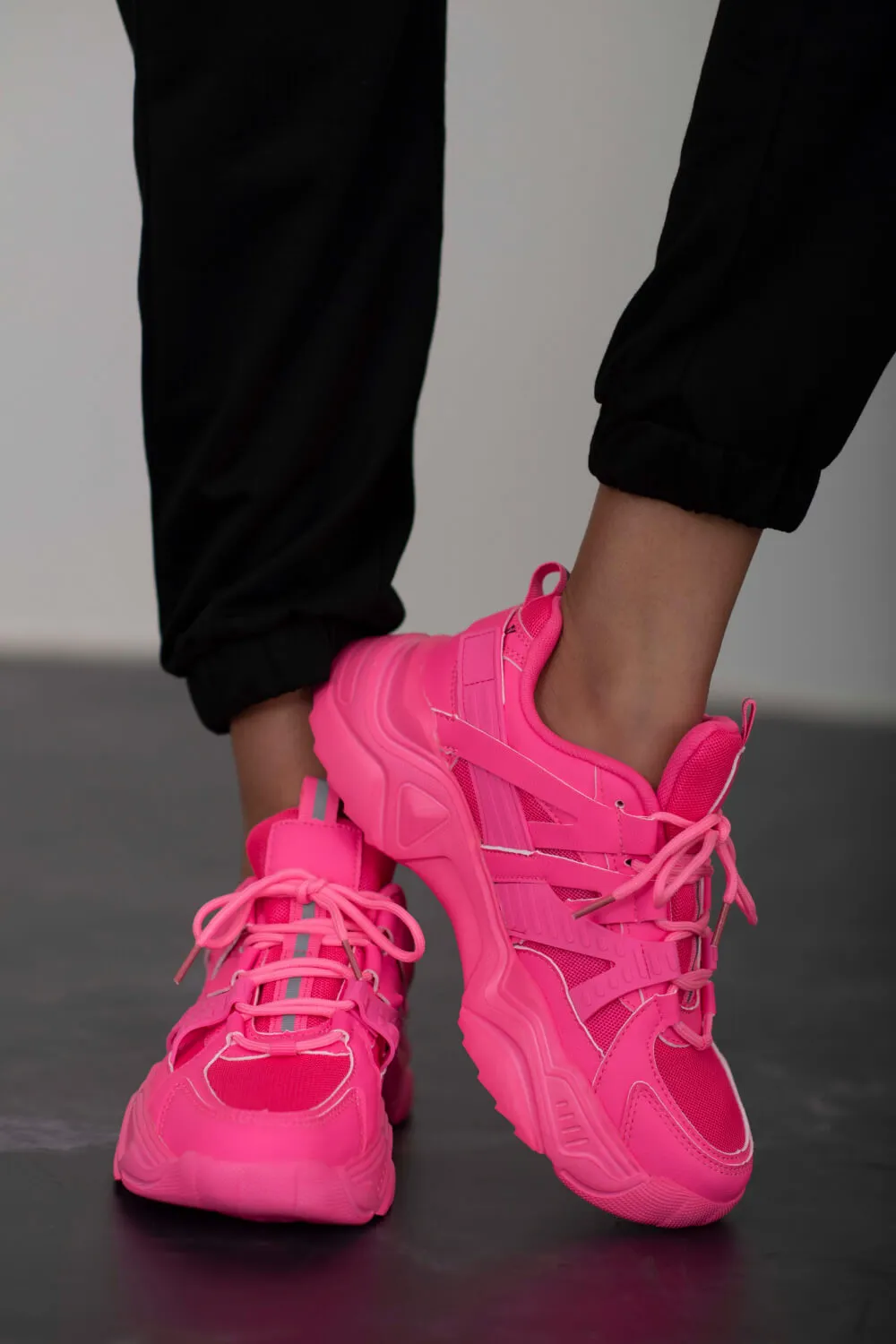 Running Late Chunky Sole Athletic Sneakers in Hot Pink