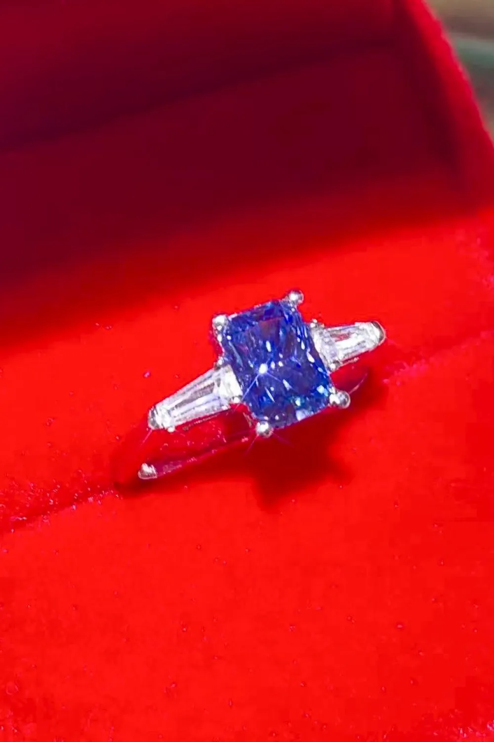 1 Carat Moissanite Platinum-Plated Rectangle Ring in Blue, image 4