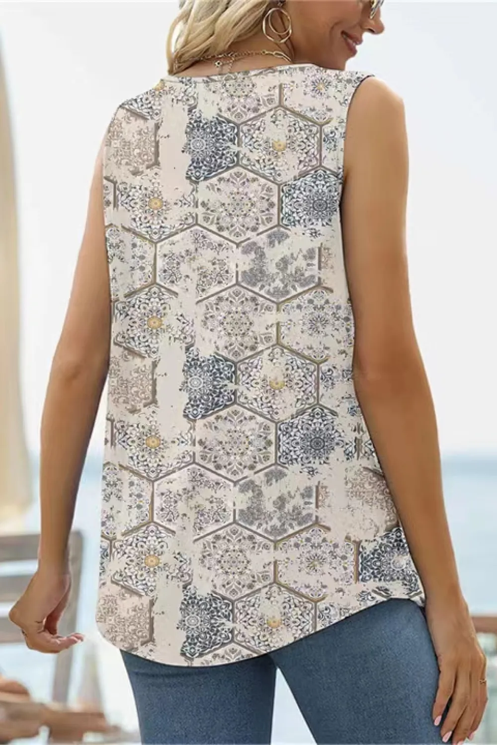 Printed Square Neck Curved Hem Tank, image 6
