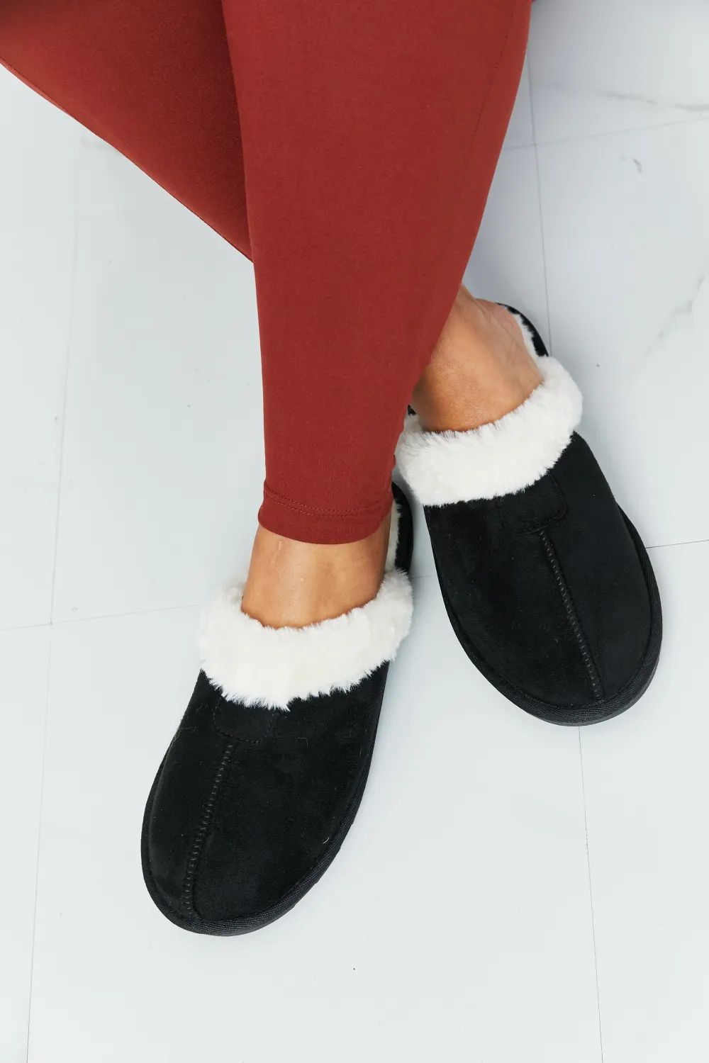 Two-Tone Seam Detail Slippers in Black, image 3