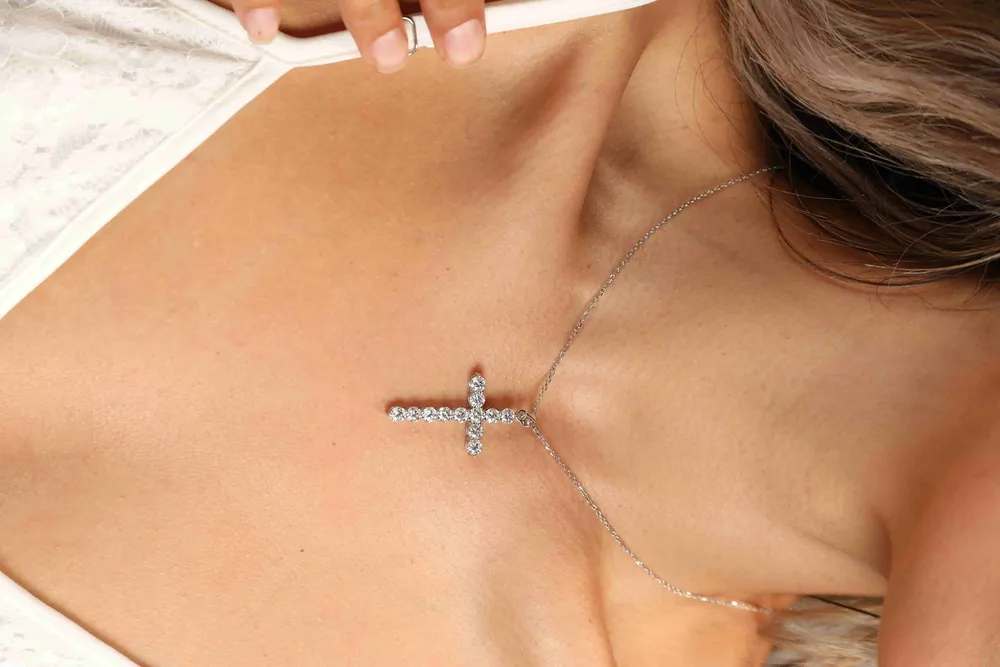 925 Sterling Silver Cross Moissanite Necklace, image 3