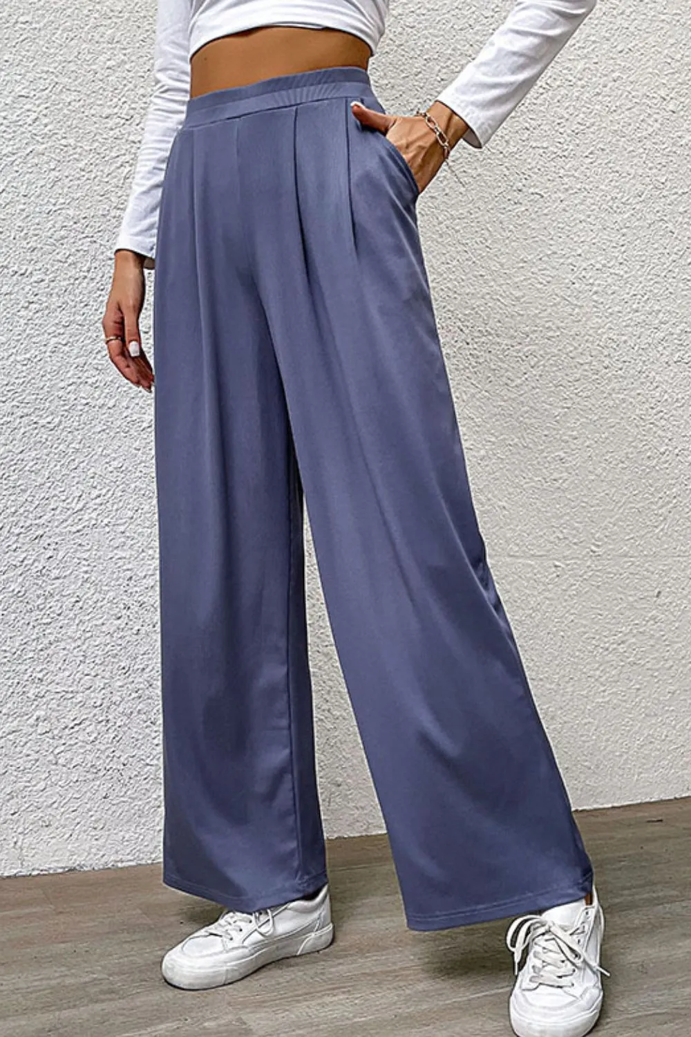 Pleated Detail Wide-Leg Pants with Pockets, image 3